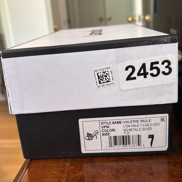 Larroude Valerie Sandal Silver size 7 NIB - Picture 5 of 9